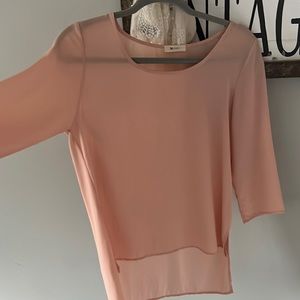 Size small, evenly blouse